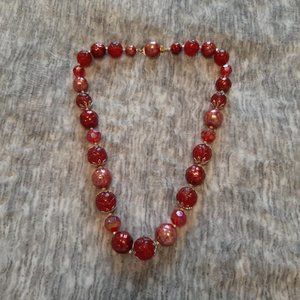 Red goldtone large beaded necklace approx. 20"